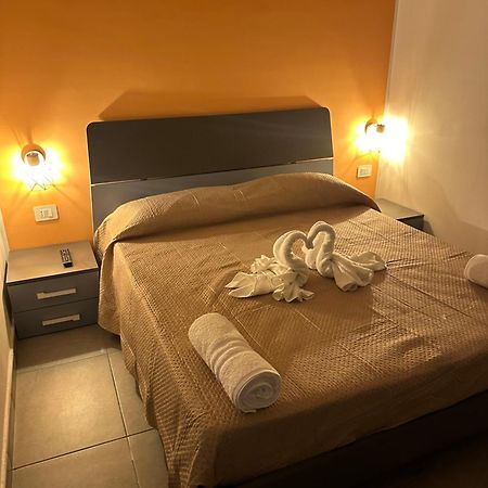 Nathouse Apartment Villafranca Tirrena Ngoại thất bức ảnh