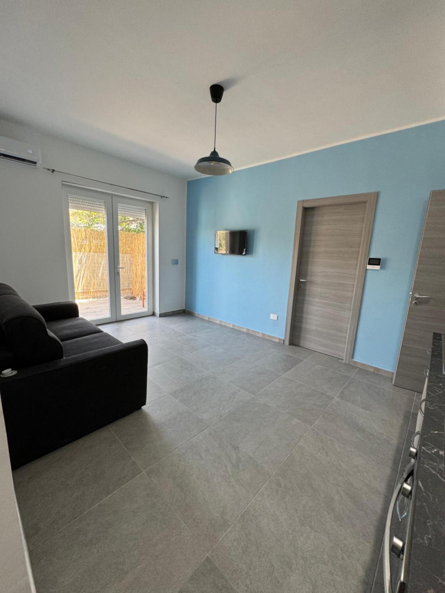 Nathouse Apartment Villafranca Tirrena Ngoại thất bức ảnh