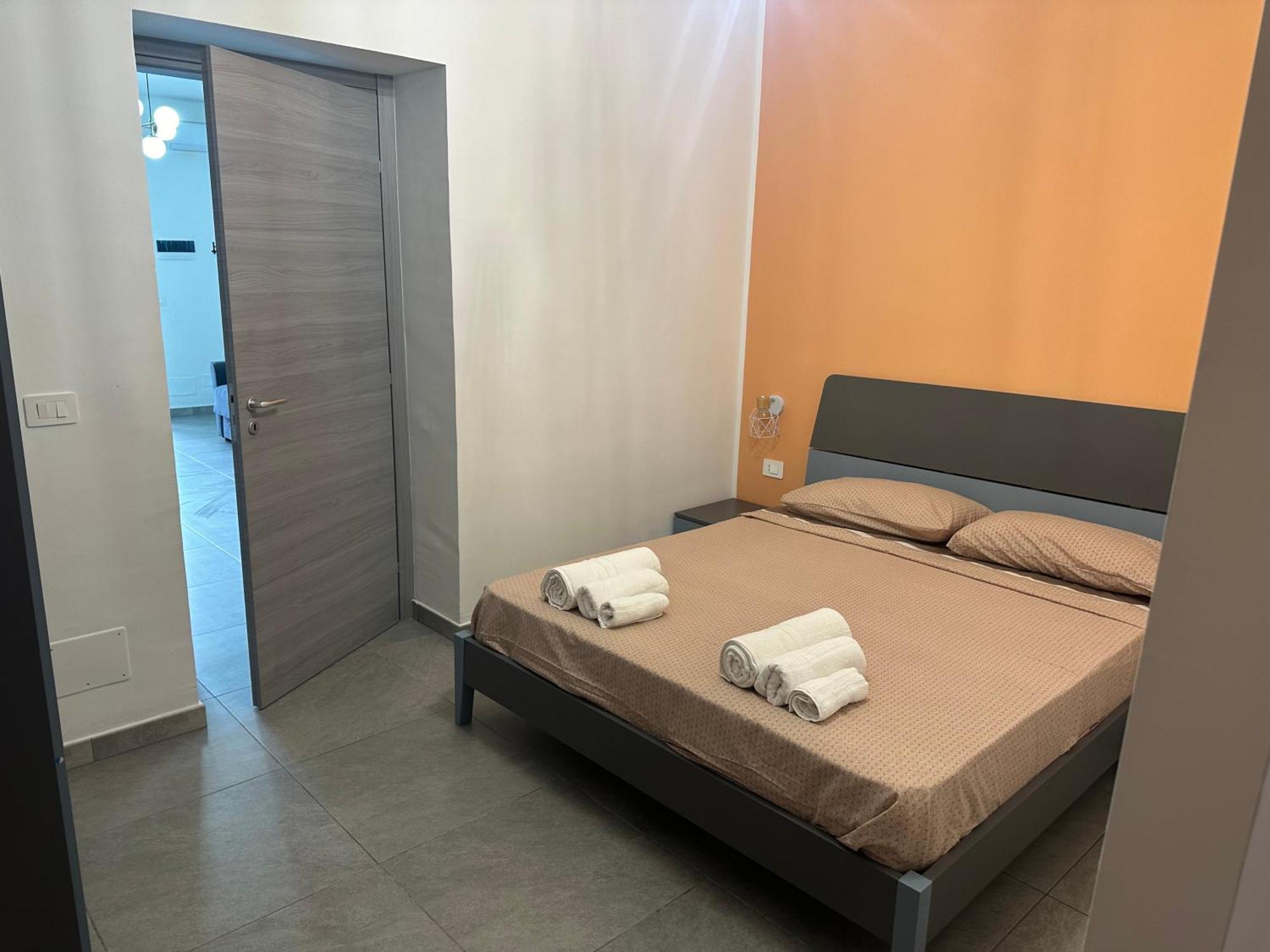 Nathouse Apartment Villafranca Tirrena Ngoại thất bức ảnh